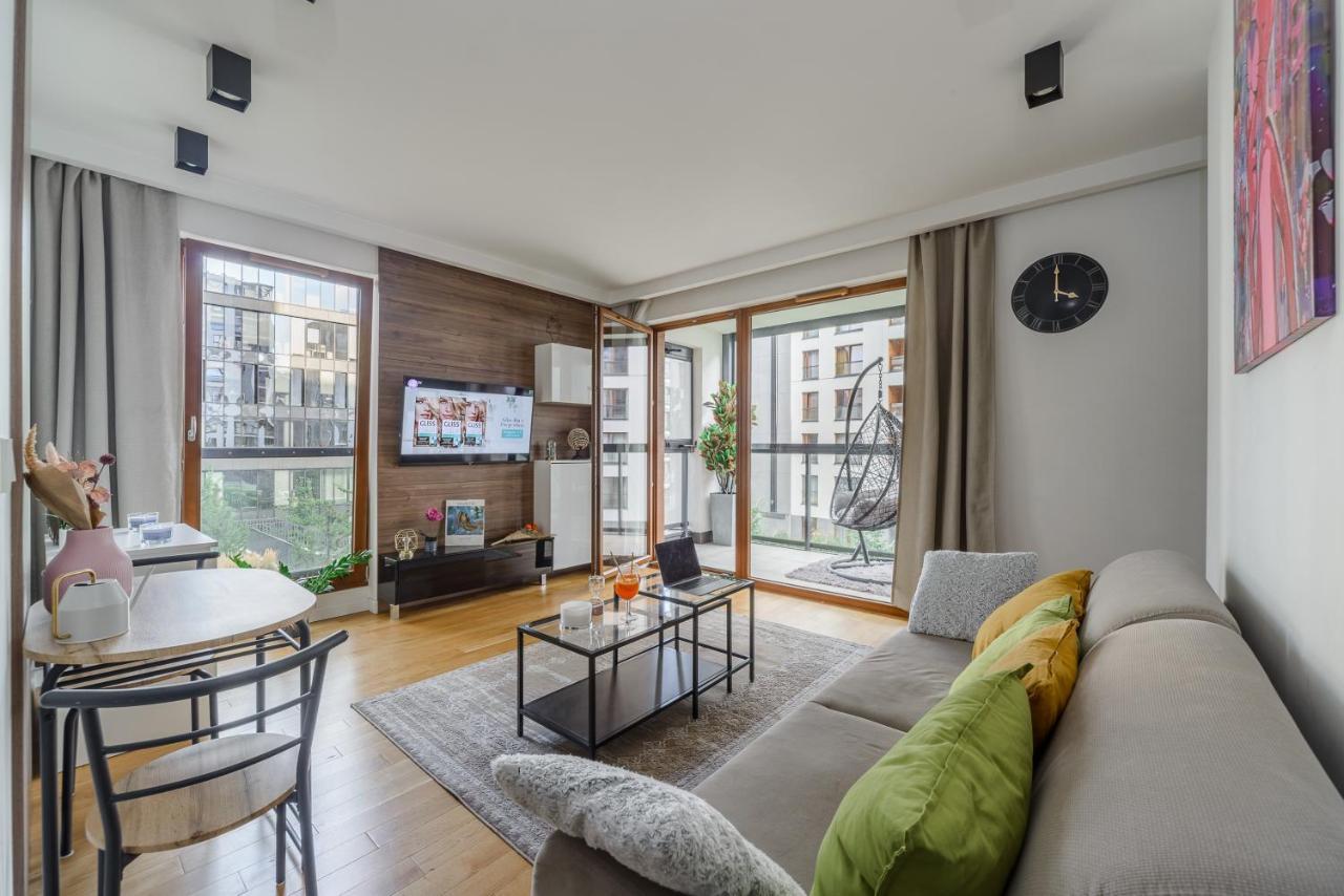 Modern Apartments With Access To The Pool Near Rondo Daszynskiego Station Varsovie Extérieur photo