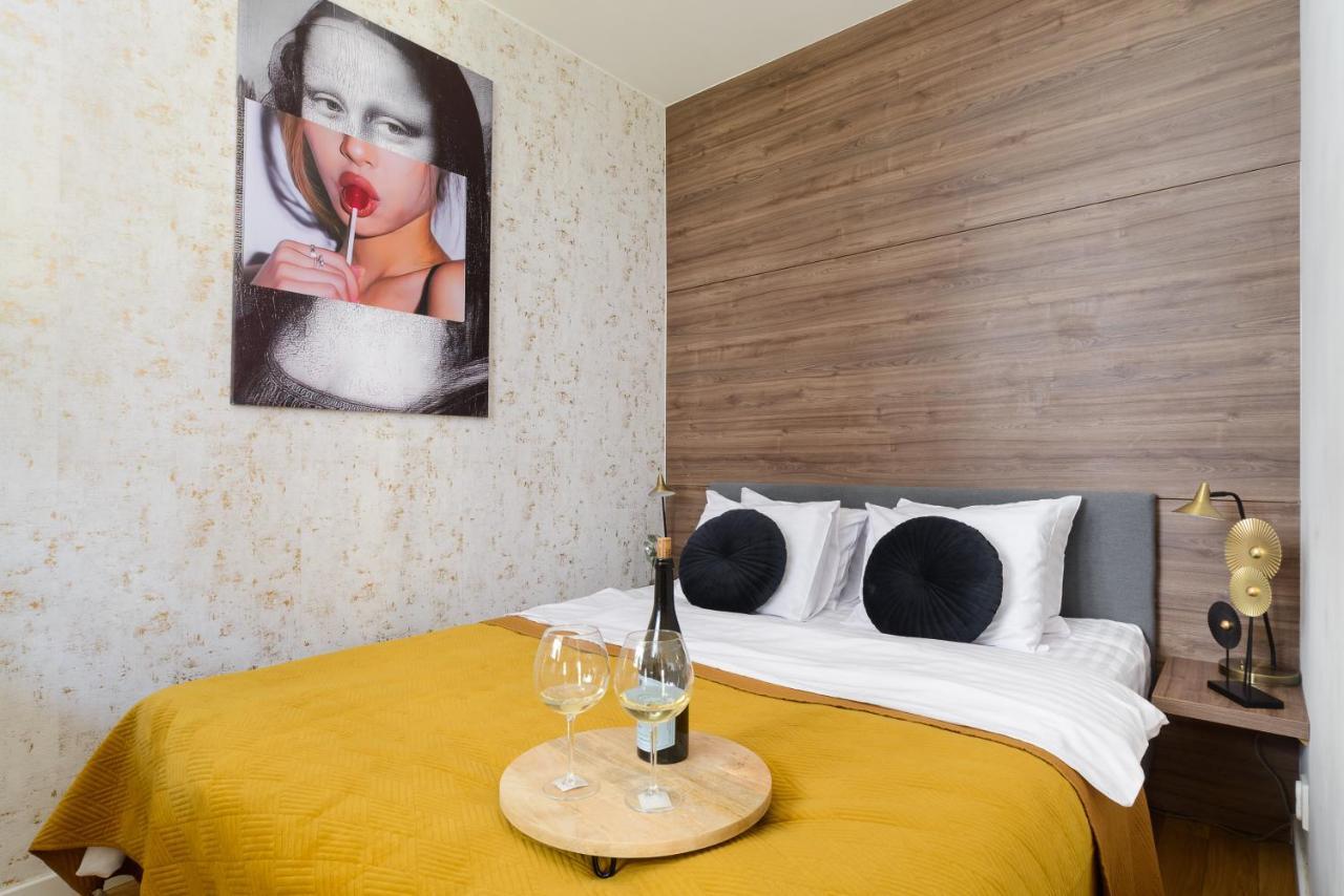 Modern Apartments With Access To The Pool Near Rondo Daszynskiego Station Varsovie Extérieur photo