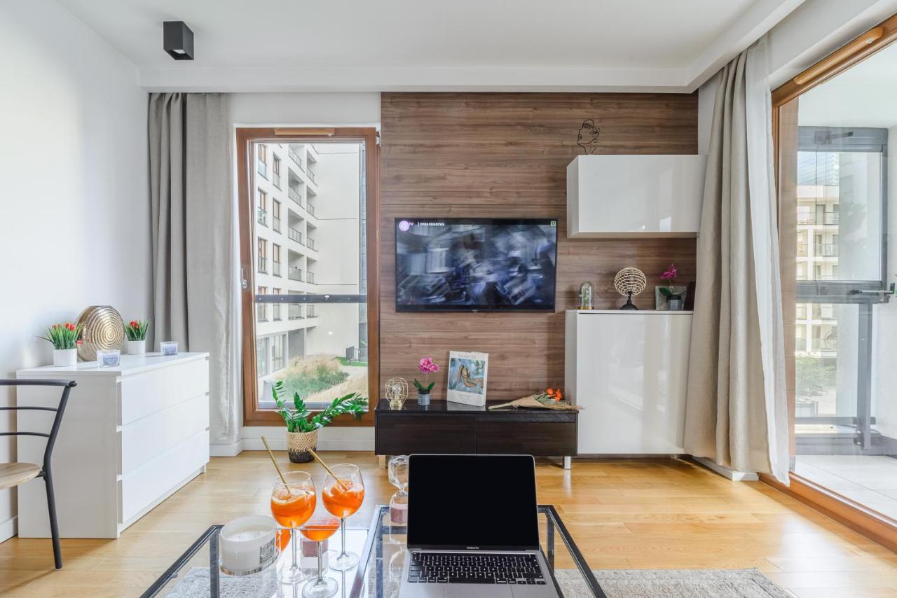 Modern Apartments With Access To The Pool Near Rondo Daszynskiego Station Varsovie Extérieur photo