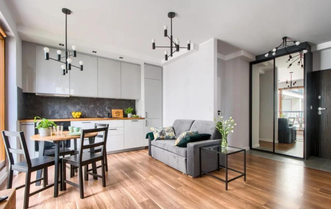 Modern Apartments With Access To The Pool Near Rondo Daszynskiego Station Varsovie Extérieur photo