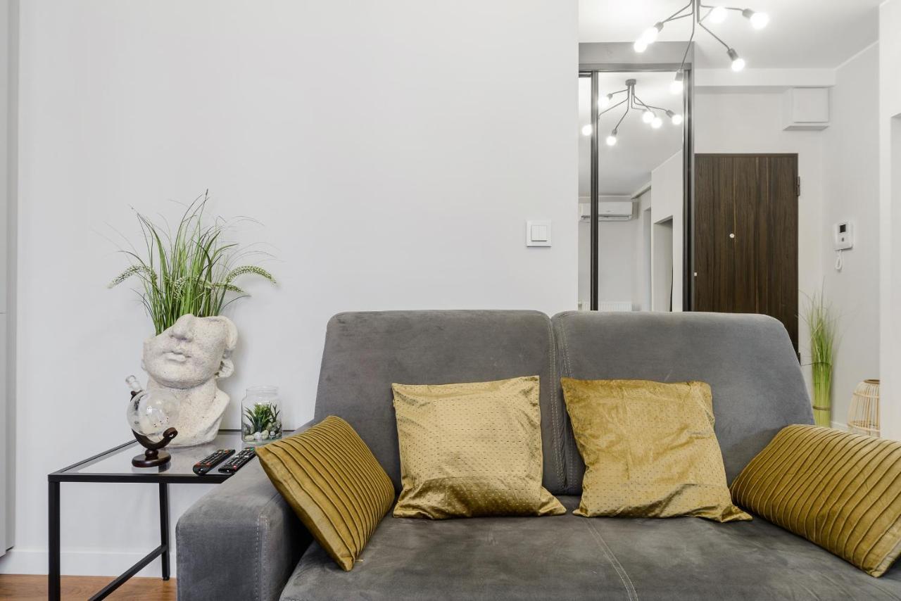 Modern Apartments With Access To The Pool Near Rondo Daszynskiego Station Varsovie Extérieur photo